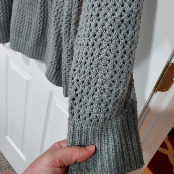 Torrid Pink Heart Gray Crochet Pullover Scrop Neck Sweater in Size 3 / 22-24 - Picture 9 of 12